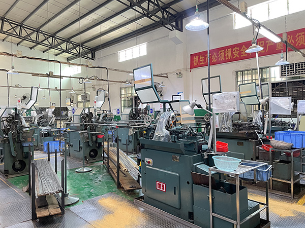 機(jī)器(qi)設(shè)(she)備(bei)