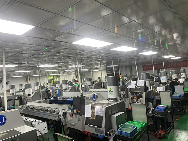 走心機(jī)車(chē)(che)間(jian)