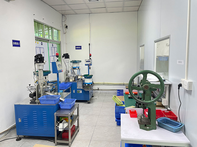 鉚(liu)郃車(chē)間(jian)